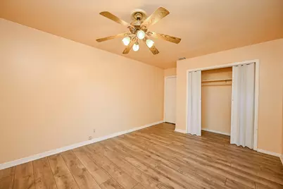 10302 Woodwind Drive, Houston, TX 77025 - Photo 11