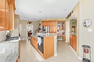 2579 Costa Mesa Cir, League City, TX 77573 - Photo 5