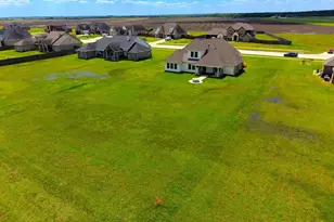 2295 Diamond D Dr, Beaumont, TX 77713 - Photo 35