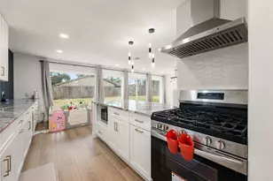 3410 Tanglewilde St, Houston, TX 77063 - Photo 9