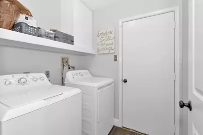 84 E Lakeridge Drive, The Woodlands, TX 77381 - Photo 17