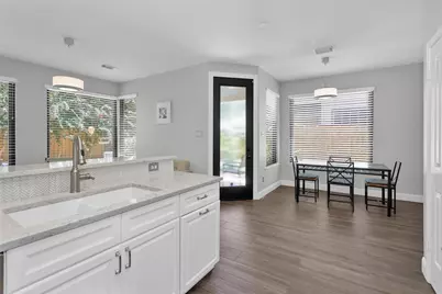84 E Lakeridge Drive, The Woodlands, TX 77381 - Photo 23