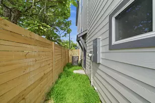 1396 Cedar Post Ln, Houston, TX 77055 - Photo 31