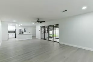 8102 Dellanera Dr, Hitchcock, TX 77563 - Photo 15