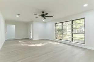 8102 Dellanera Dr, Hitchcock, TX 77563 - Photo 11