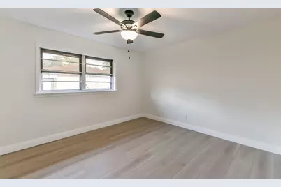 8102 Dellanera Drive, Hitchcock, TX 77563 - Photo 31