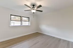 8102 Dellanera Dr, Hitchcock, TX 77563 - Photo 31