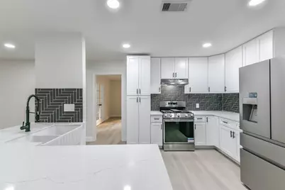 8102 Dellanera Drive, Hitchcock, TX 77563 - Photo 21