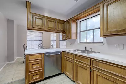10711 Hillside Drive, Montgomery, TX 77356 - Photo 5