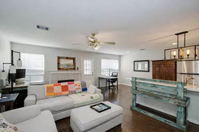 150 S Walden Elms Circle, The Woodlands, TX 77382 - Photo 5