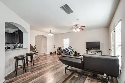 901 Jefferson Avenue, Cleveland, TX 77327 - Photo 5