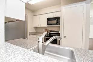 5711 Sugar Hill Dr, Houston, TX 77057 - Photo 9