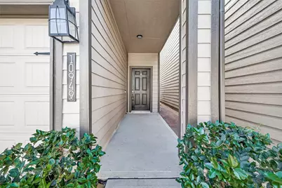 10949 Cannes Memorial Drive, Houston, TX 77043 - Photo 3
