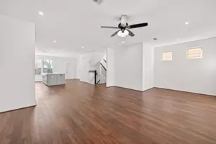 10949 Cannes Memorial Dr, Houston, TX 77043 - Photo 15