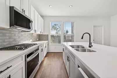 10949 Cannes Memorial Drive, Houston, TX 77043 - Photo 19