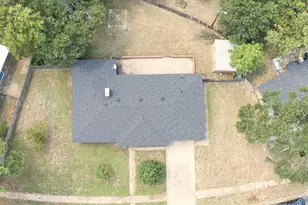 202 Rose Marie Blvd, Hearne, TX 77859 - Photo 3