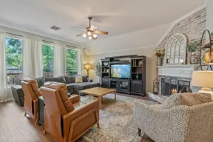 2504 N Yorkchase Ln, Conroe, TX 77304 - Photo 11