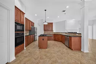 14326 Manorbier Ln, Sugar Land, TX 77498 - Photo 9