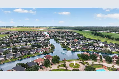 14326 Manorbier Lane, Sugar Land, TX 77498 - Photo 31
