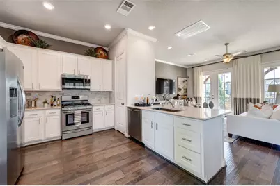 11017 Mikula Dr, Houston, TX 77043 - Photo 21