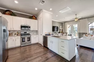 11017 Mikula Dr, Houston, TX 77043 - Photo 21