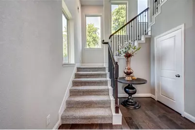 11017 Mikula Dr, Houston, TX 77043 - Photo 11