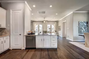 11017 Mikula Dr, Houston, TX 77043 - Photo 23