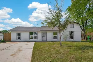 118 W Doverfield Dr, Houston, TX 77037 - Photo 1