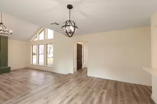 6023 Elkwood Forest Dr, Houston, TX 77088 - Photo 9