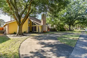 6023 Elkwood Forest Dr, Houston, TX 77088 - Photo 37