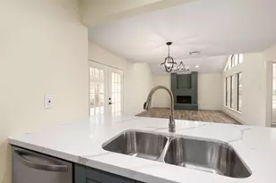 6023 Elkwood Forest Dr, Houston, TX 77088 - Photo 13