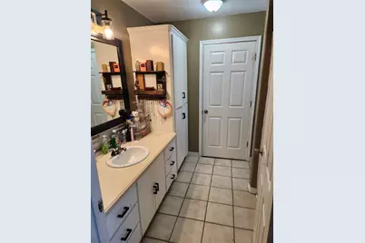 1011 W 5th Street, El Campo, TX 77437 - Photo 11