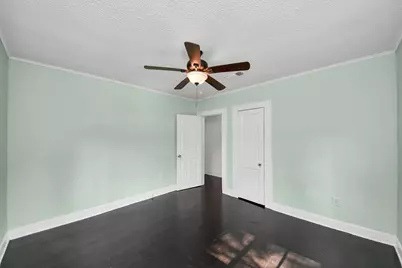 5645 Barremore Street, Houston, TX 77023 - Photo 17