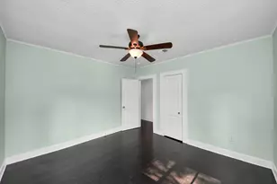 5645 Barremore St, Houston, TX 77023 - Photo 17