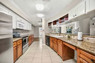 7828 Kendalia Dr, Houston, TX 77036 - Photo 7