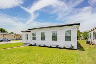 1203 W 6th St, Freeport, TX 77541 - Photo 5