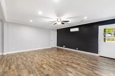 302 E Kay Street, Dayton, TX 77535 - Photo 23