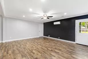 302 E Kay St, Dayton, TX 77535 - Photo 23