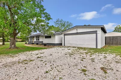 302 E Kay Street, Dayton, TX 77535 - Photo 3