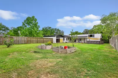302 E Kay Street, Dayton, TX 77535 - Photo 33