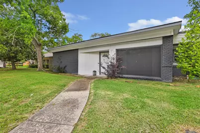 302 E Kay Street, Dayton, TX 77535 - Photo 5