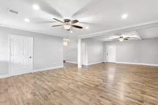 302 E Kay St, Dayton, TX 77535 - Photo 25