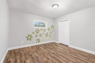 302 E Kay St, Dayton, TX 77535 - Photo 27