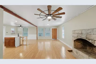 655 Loop 230, Smithville, TX 78957 - Photo 9