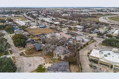 131 Squires Bend, Stafford, TX 77477 - Photo 9