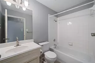 7022 Plum Creek Trail Ln, Houston, TX 77087 - Photo 7