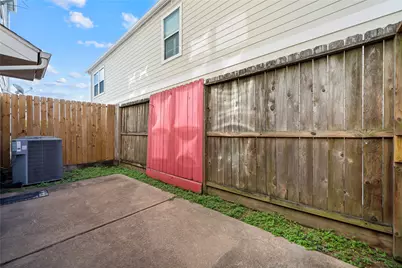 7022 Plum Creek Trail Lane, Houston, TX 77087 - Photo 31