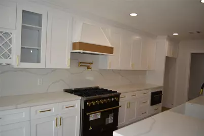 418 Briar Hill Drive, Houston, TX 77042 - Photo 13
