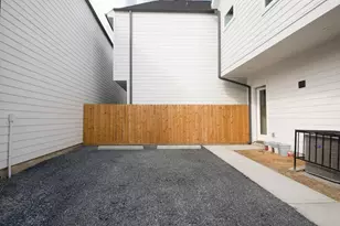 2105 Sam Wilson St, Houston, TX 77020 - Photo 19