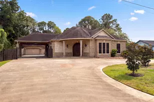 1005 Lewis Dr, Kemah, TX 77565 - Photo 1